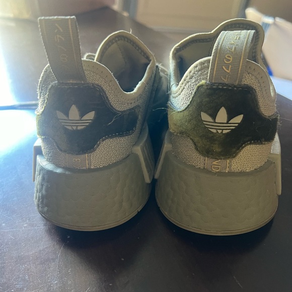 Addias - Picture 4 of 4